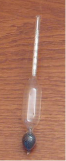 Densímetro usado para medir a densidade de líquidos e soluções